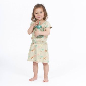 Mädchen Kleid, Modell MELDA, Palmen-Druck auf hellem Schilfgrün, Vorderansicht