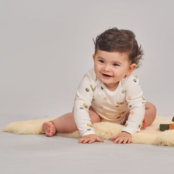 Baby Body L/S, Model YVON, White with trees, Front part