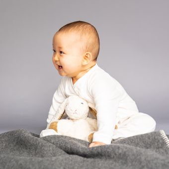 Weiches Kuscheltier Hase komplett