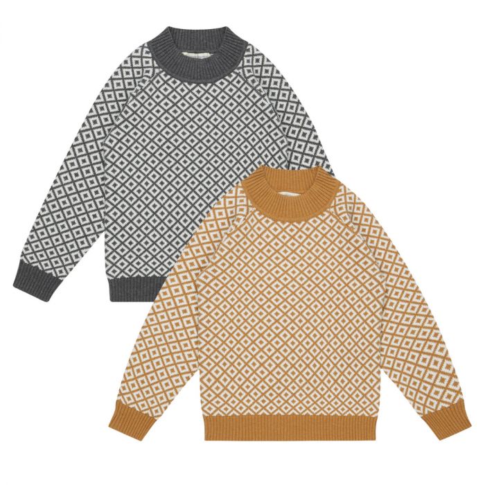 Kuruk-knit-sweater-both