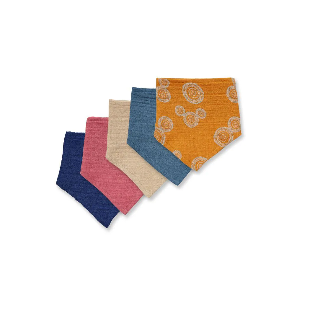 Organic baby scarf model BIB SENSE ORGANICS