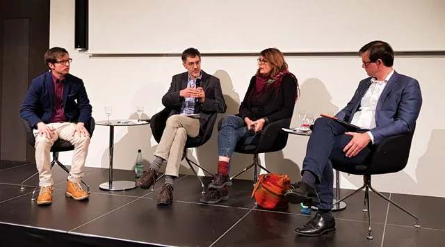von links nach rechts: Daniel Berthold (Effektiver Altruismus, Karlsruhe), Moderator Bernd Ludermann (Welt-Sichten, Frankfurt), Katja Maurer (Medico International, Frankfurt), Steffen Weber (Weltladen-Dachverband e.V., Mainz)